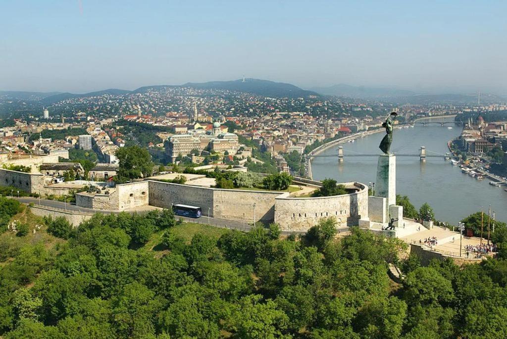 Budapest Central Andrassy Apartment ภายนอก รูปภาพ